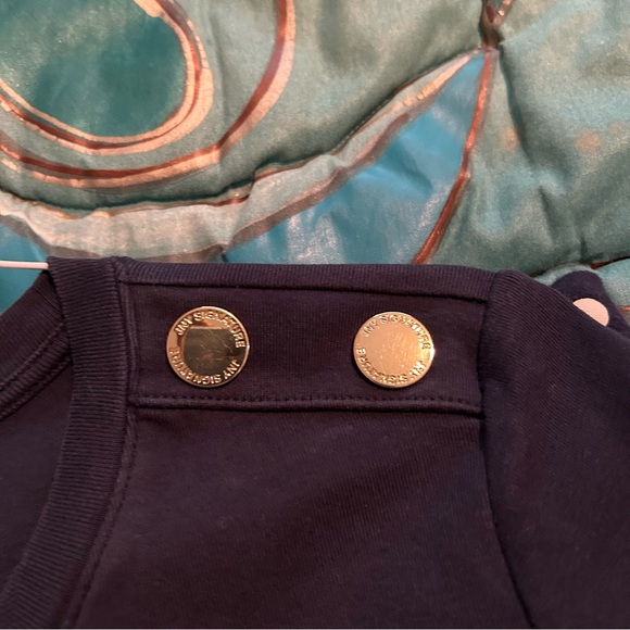 Navy Jones New York Shirt with great accents details on the front of the shirt - Picture 9 of 13